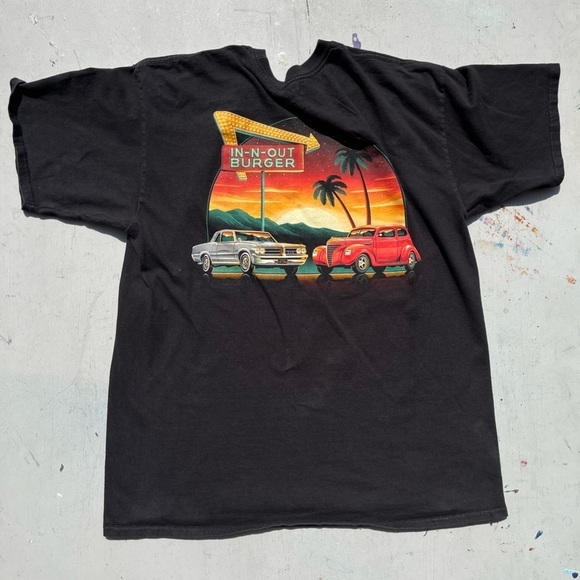 Men's In-N-Out T-Shirt Black Spell-Out Logo L Crew Food Double Double Burgers - Picture 1 of 10